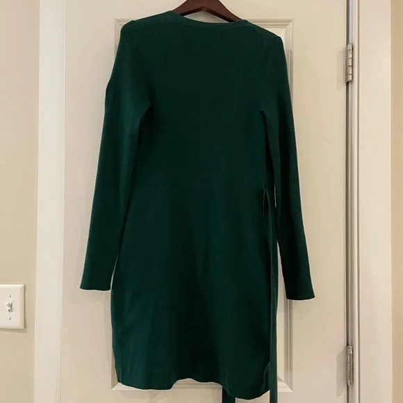 Dark green Banana Republic wrap sweater dress size small - Picture 5 of 9